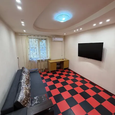 на фонтане Apartment