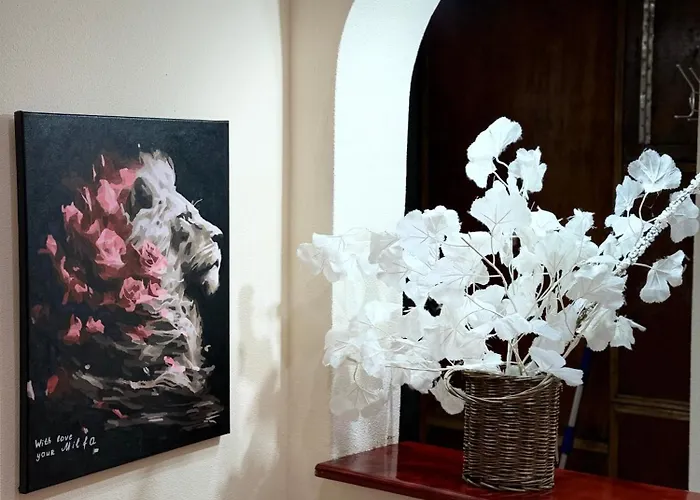 на фонтане Apartment